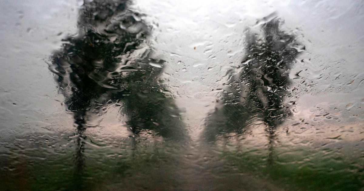 Bewolkt en kans op onweersbuien in Raalte in de middag