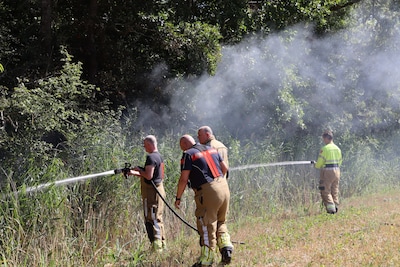 Bosbrand in Waalwijk snel onder controle dankzij oplettende defensiehelikopter