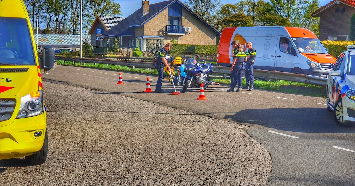 Motorrijder en automobilist zien elkaar over het hoofd in Stoutenburg