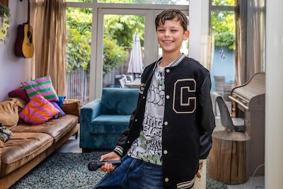 Als 3-jarige moesten zijn ouders Benjamin (12) het podium afslepen, nu gloort finale Junior Songfest