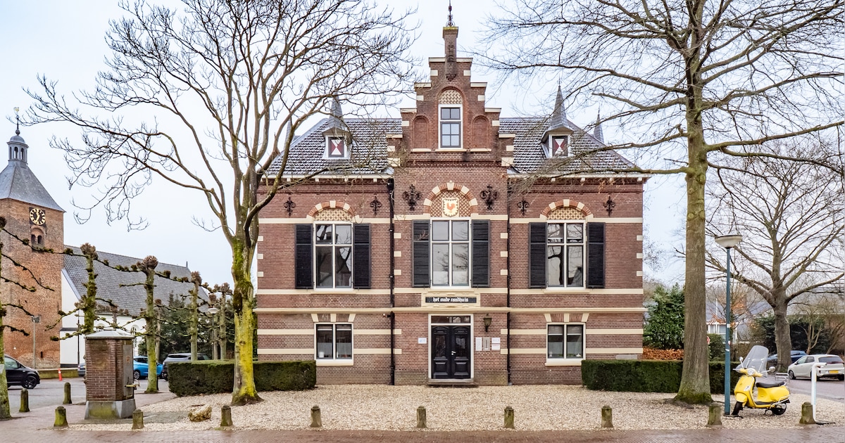 Een bed and breakfast in het karakteristieke oude raadhuis van Bunnik? Het pand staat te koop en de 