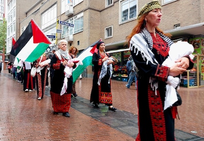 Hind zou vandaag 8 zijn geworden, maar ze werd 5; stille tocht in Nijmegen herdenkt gedode Palestijn