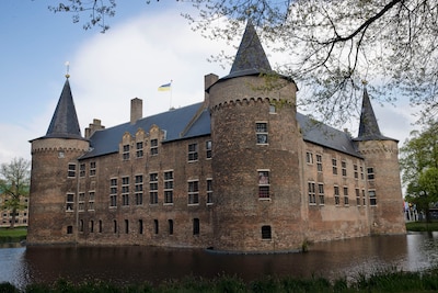 Kasteel Helmond viert Dag van het Kasteel met historische verhalen en rondleidingen