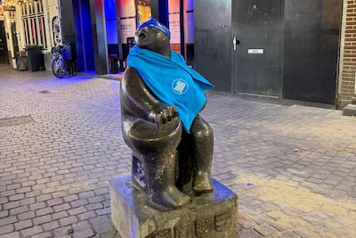 Mysterie opgelost: hierom hebben Bredase beelden blauwe kleding