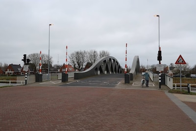 Na herstelwerkzaamheden opent brug in Zuidhorn weer voor verkeer