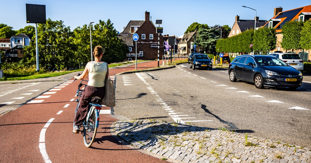 Uitstel van plan verkeerslichten op druk kruispunt Dam-Marineweg na felle kritiek uit gemeenteraad