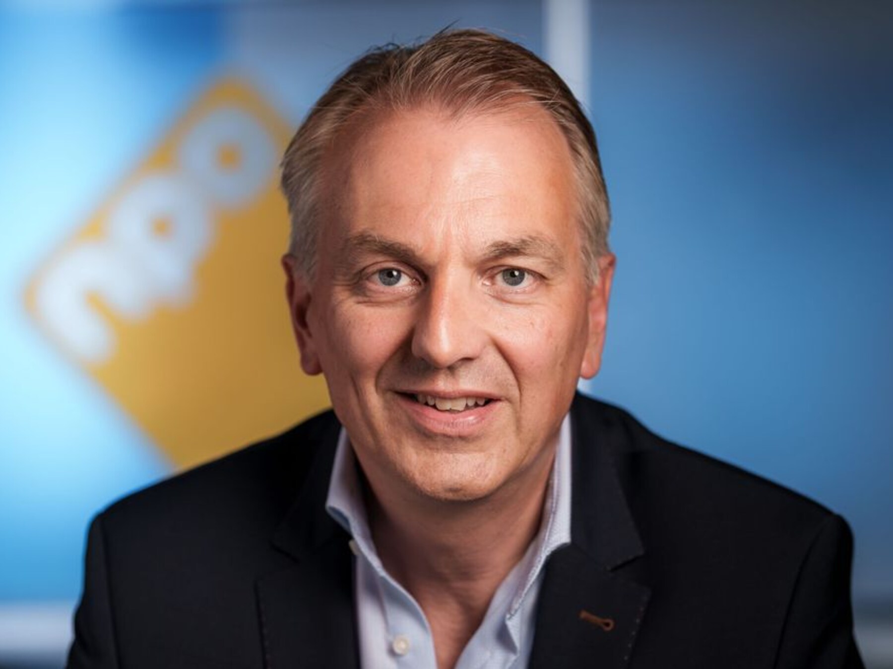 NPO wil dat er slechts drie omroephuizen overblijven: ‘Zo is er meer geld voor programma’s’