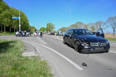 Twee auto’s beschadigd bij botsing op de Nieuwe Ubbergseweg bij Beek