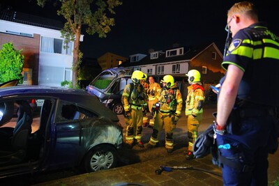 Forse schade aan auto na brand op Lekstraat in Barendrecht