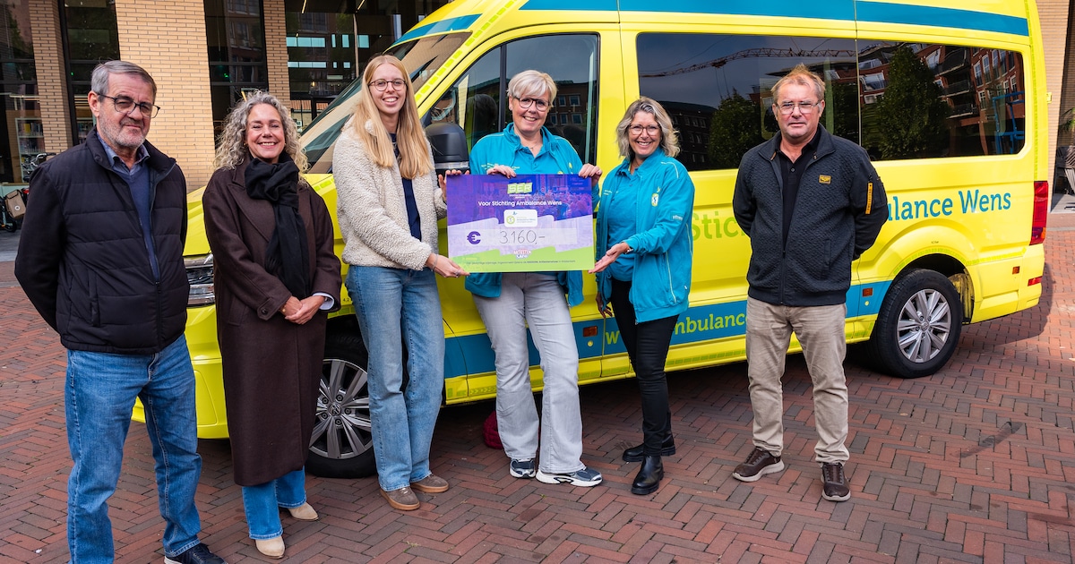 RadioNL Artiestenshow in Ridderkerk levert bijna 4000 euro op voor Stichting Ambulancewens