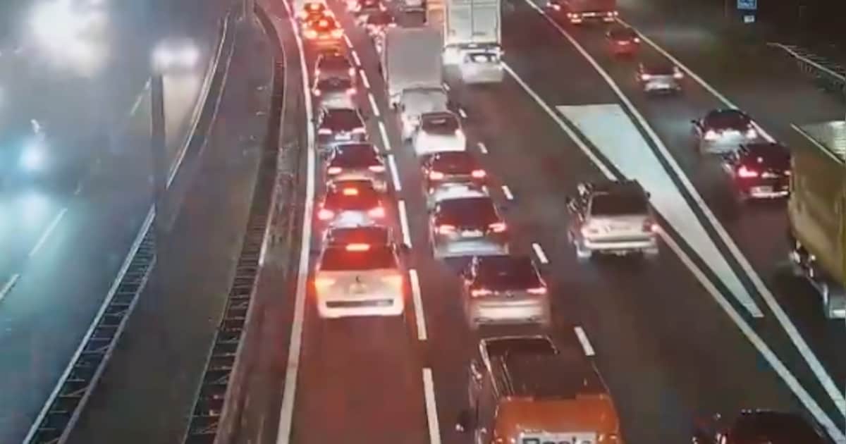 Veel hinder voor verkeer door ongeval op snelweg bij Nieuwleusen