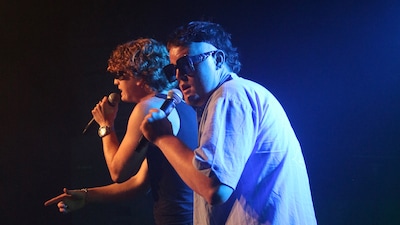 Muziekduo Gang van Zaken: twee jongens die de stad op z’n kop zetten