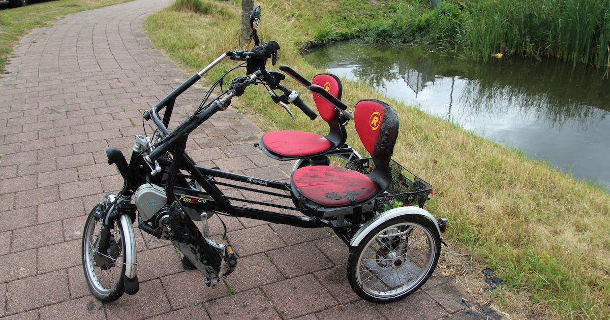 Twee gewonden nadat duofiets te water raakt in Broek op Langedijk