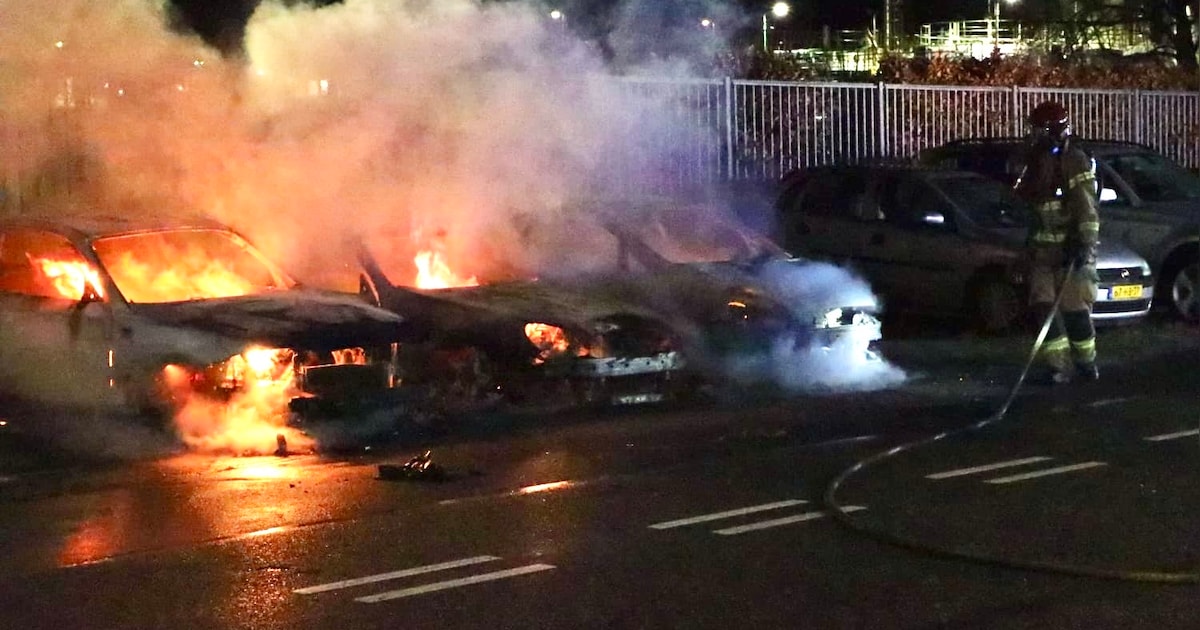 Drie auto's in de as gelegd in Uithoorn