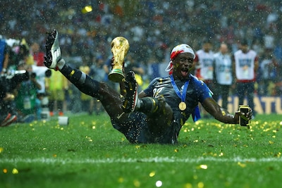 Franse wereldkampioen verkoopt zijn WK-trofee voor 54.000 euro: ‘Nam teveel ruimte in beslag’