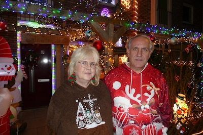 Een kijkje in het kersthuis van Marion en André: 'Door de sneeuwmachine hebben we toch een witte ker