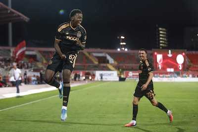 Ajax zet eerste stap naar hoofdfase Conference League met simpele zege in Servië, 16-jarige scoort bij debuut