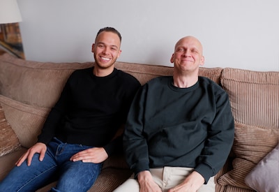 ‘Ik was ineens dé man in huis’: Daniël (26) zorgt voor zijn vader met alzheimer