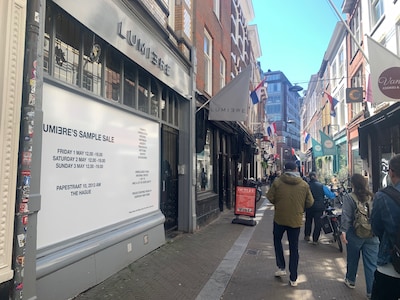 Voor deze hippe sample sale in Den Haag wil je in de rij!