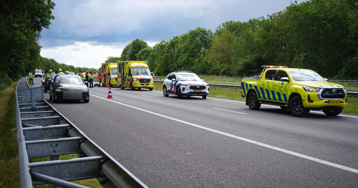 Medisch incident op A7 bij Harkstede, snelweg afgesloten