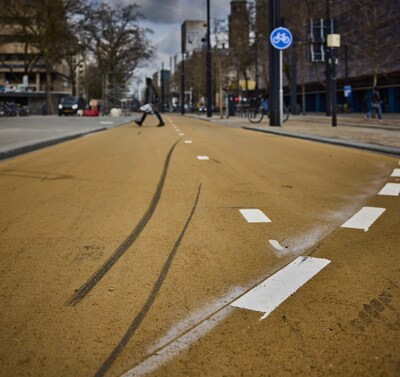Rotterdamse (87) overkomt waar ze al zo bang voor is: vrouw wordt doodgereden op drukke Coolsingel