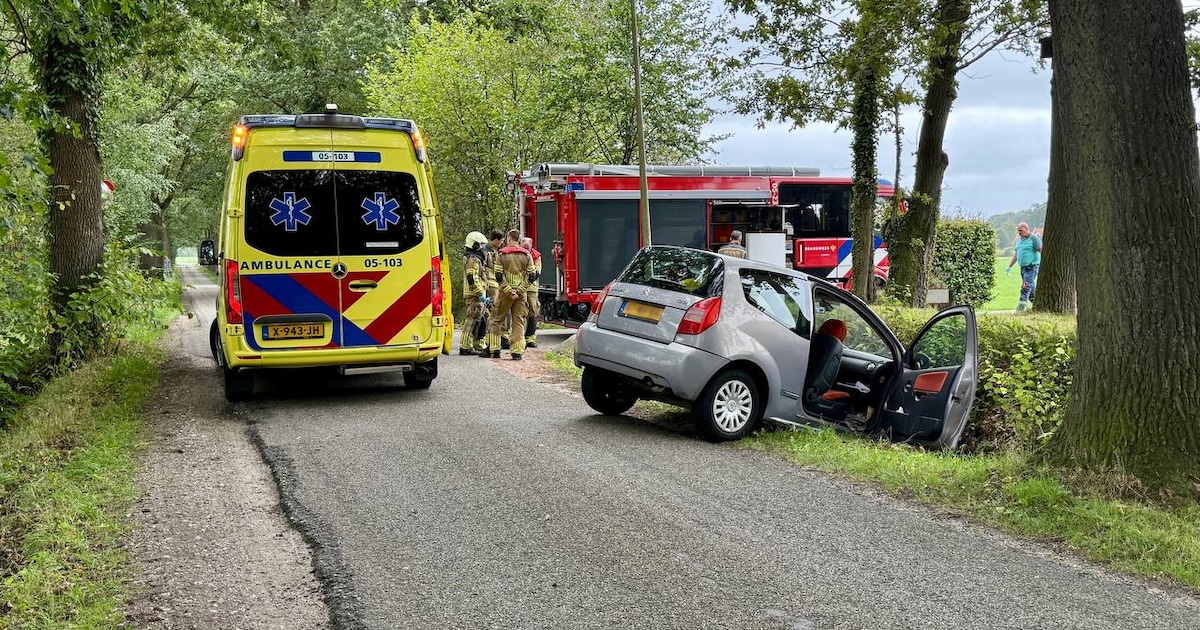 Gewonde bij botsing tussen personenauto en auto met aanhanger in Beuningen