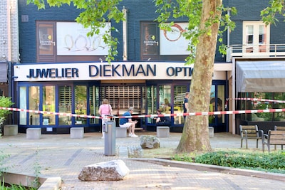 Inbraak bij juwelier Diekman in Nijverdal, alle sieraden en horloges weg