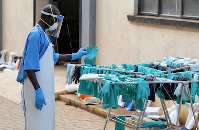 Oeganda ontslaat laatste ebolapatiënt en begint met aftellen naar ebolavrij