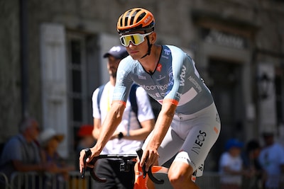 Slechts week na overlijden van zijn broer Finlay start Joshua Tarling in Vuelta: ‘Zwaarste dagen van ons leven’