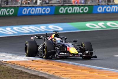 Max Verstappen kan niet verrassen, George Russell soeverein naar de zege in sprintrace Zandvoort
