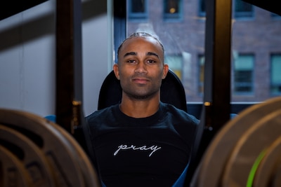 Vrienden niet verrast door snelle opmars van UFC-debutant Kenzo Biyong: ‘Altijd bezig om de beste te