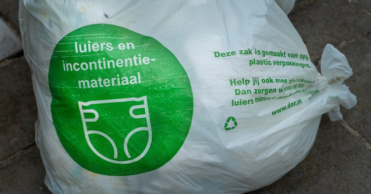 Containers voor gebruikte luiers en incontinentiemateriaal geplaatst in Valkenburg aan de Geul