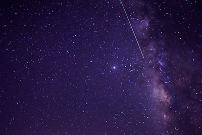 Zaterdagnacht zijn honderden vallende sterren zichtbaar boven Amsterdam: wat zijn dat eigenlijk?