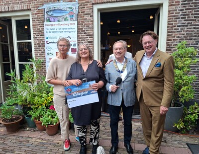 Bronzen Dame keert terug dankzij Haringparty Doesburg