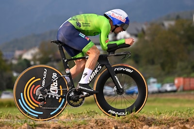 Prachtig moment voor Primoz Roglic: Sloveen (36) wordt in eigen land Europees kampioen tijdrijden