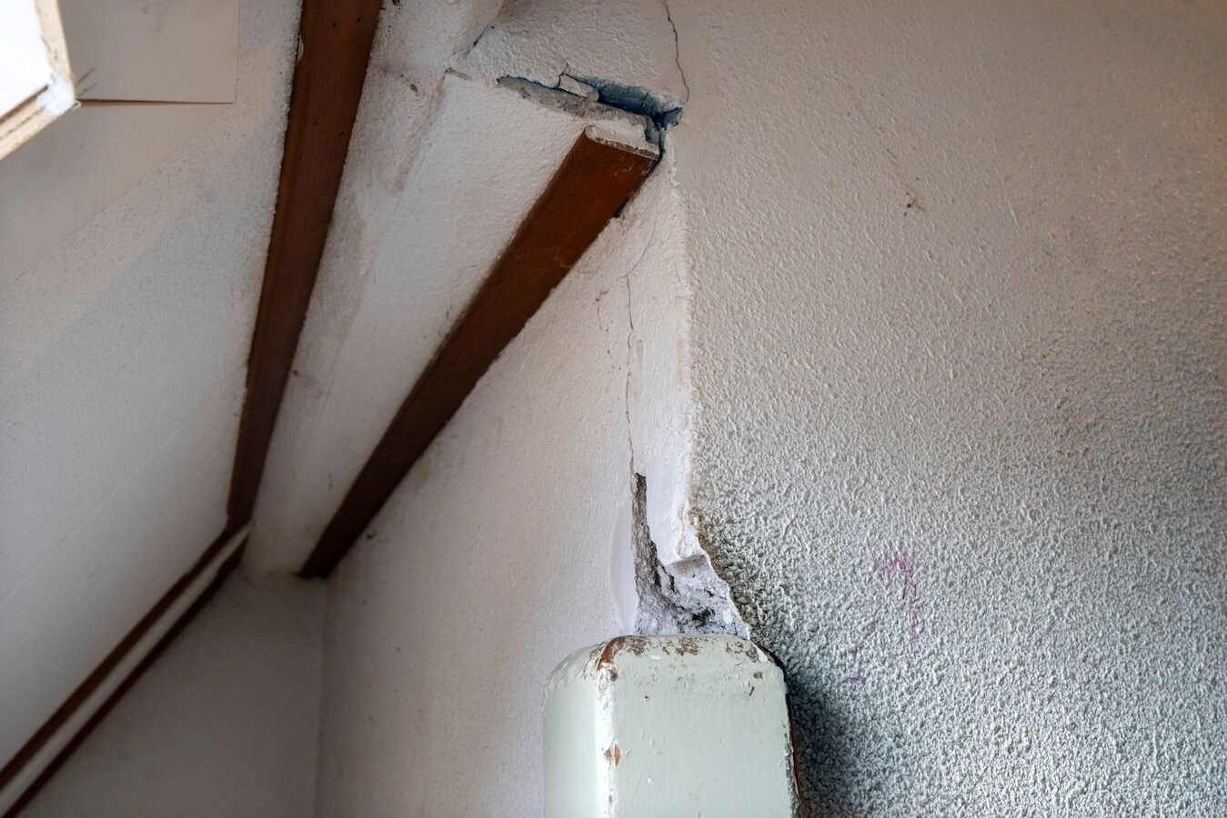 Dit gezin vecht voor sloop van zijn 102-jarige woning: ‘Een ruïne vol ...