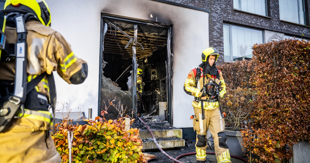 Oplaadbaar warmtekussen zorgt voor uitslaande brand in woning in Nieuwkoop
