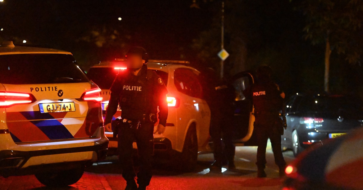 ‘Mitrailleur gehoord’, politie massaal naar Nijmegen-Oost, bewoners moeten binnen blijven