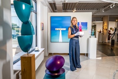 Galeriehouder Tamara kan lassen en droomt groots: ‘Ze dachten dat ik doof was, maar ik zat in gedach