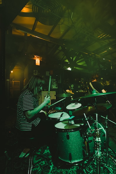 Waarom zijn er toch zo weinig vrouwen in rockbands?