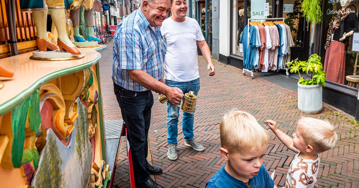 Koos de orgelman is terug in Alphen: ‘Wat is er nou mooier dan mensen ...