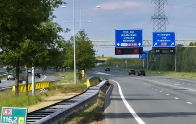 Rode kruizen massaal genegeerd op A2 bij Den Bosch: ‘Een rood kruis is er niet voor niets’