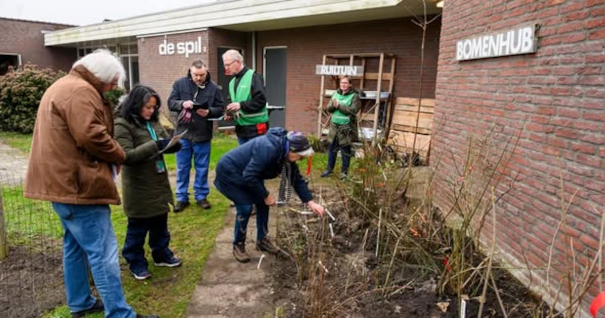 Succesvolle uitdeeldag bij ruiltuin in Papendrecht: eind deze maand laatste van het seizoen
