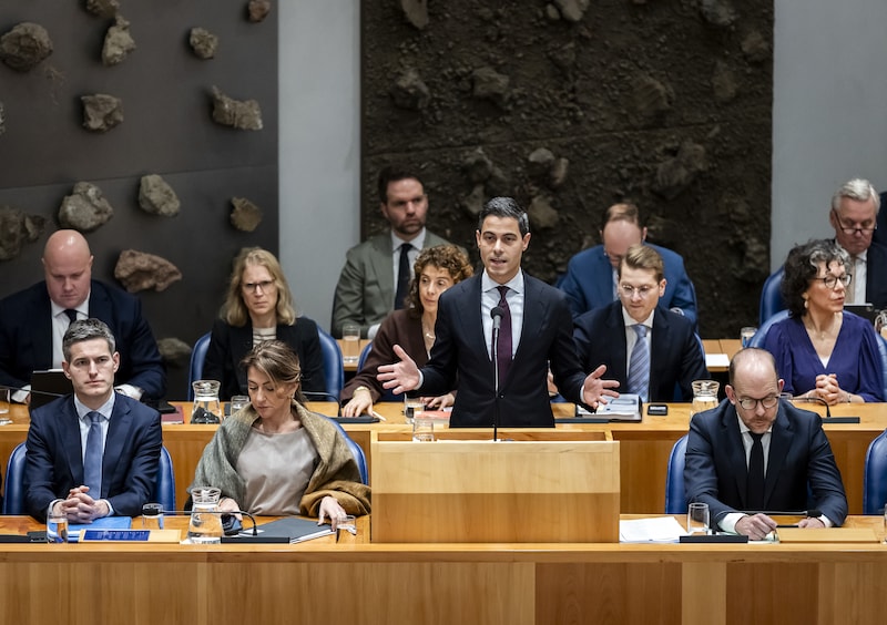 Minister-president Rob Jetten verdedigt zijn nieuwe minderheidskabinet in de Tweede Kamer op de tweede dag van het debat over de regeringsverklaring. 