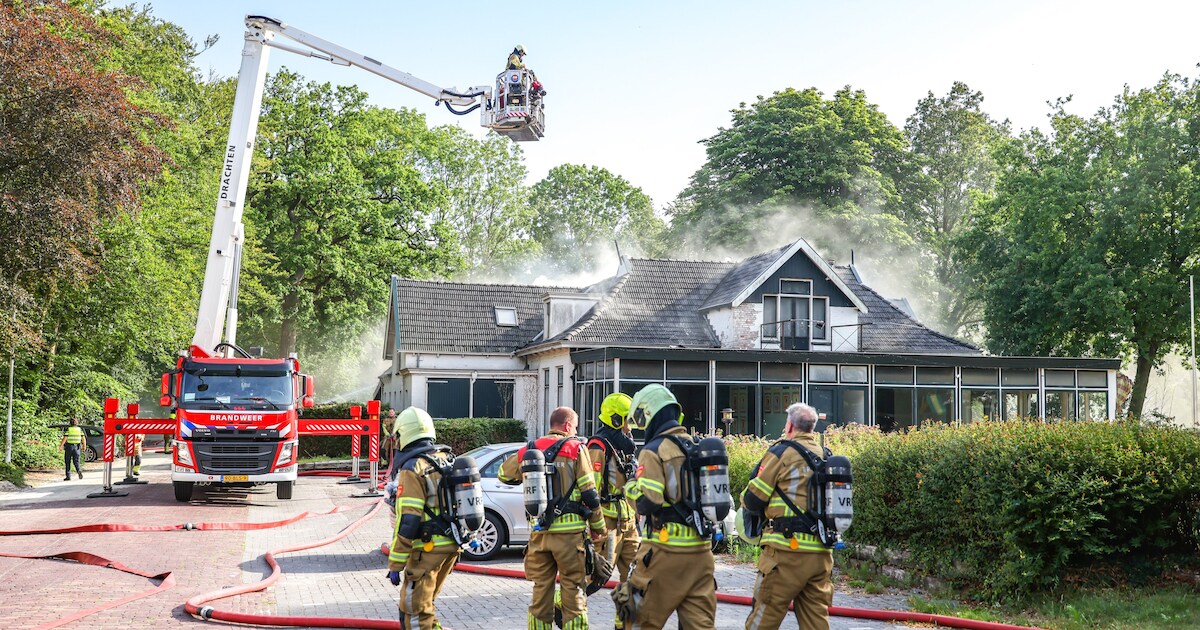 Brand in voormalige dönerzaak aan Beetsterweg in Beetsterzwaag geblust