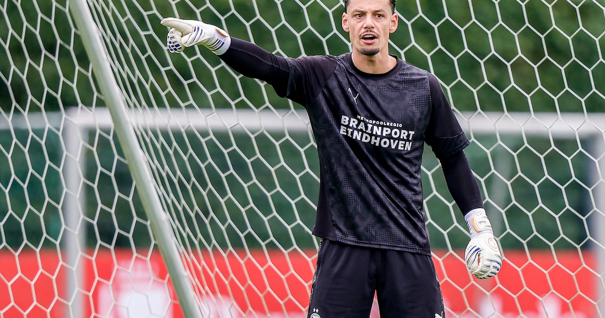 Peter Bosz laat Nick Olij keepen in bekerduel PSV: ‘Hij is heel loyaal en verdient dit’