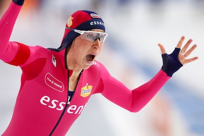 Sterke Schulting wint eerste 500 meter op NK sprint, Bosker en Groenewoud aan de leiding na dag één NK allround