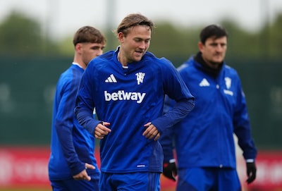 Matthijs de Ligt keert na elf maanden blessureleed terug in selectie Manchester United