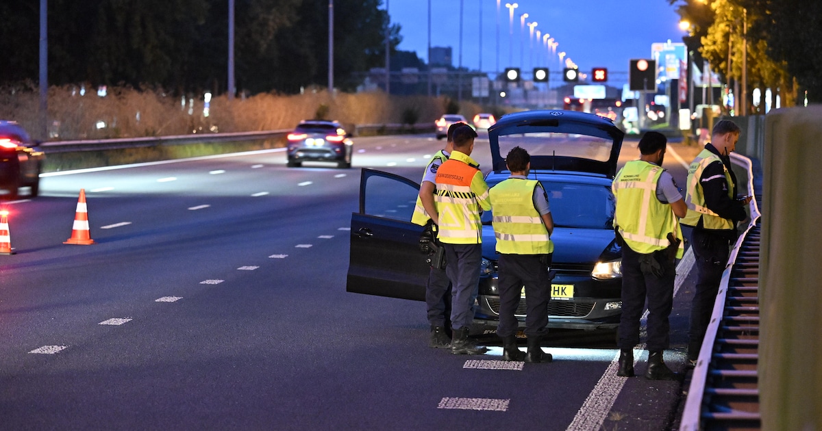 Spookrijder op de vlucht na achtervolging op A13 bij Delft