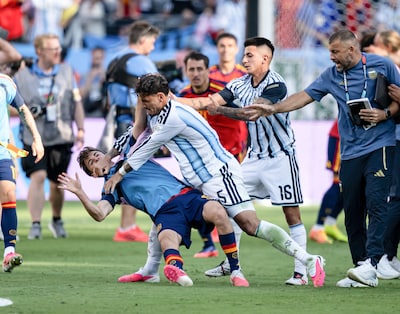 FIFA straft Argentinië keihard voor knokpartij na verloren WK-finale: megaschorsing voor Leandro Paredes
